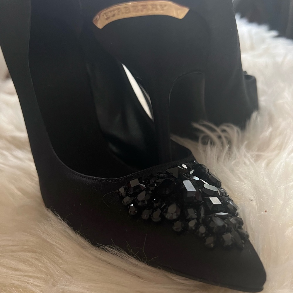 Satin crystal pointed-toe pump. Brand new No box. SZ 9 4in heels Burberry black
